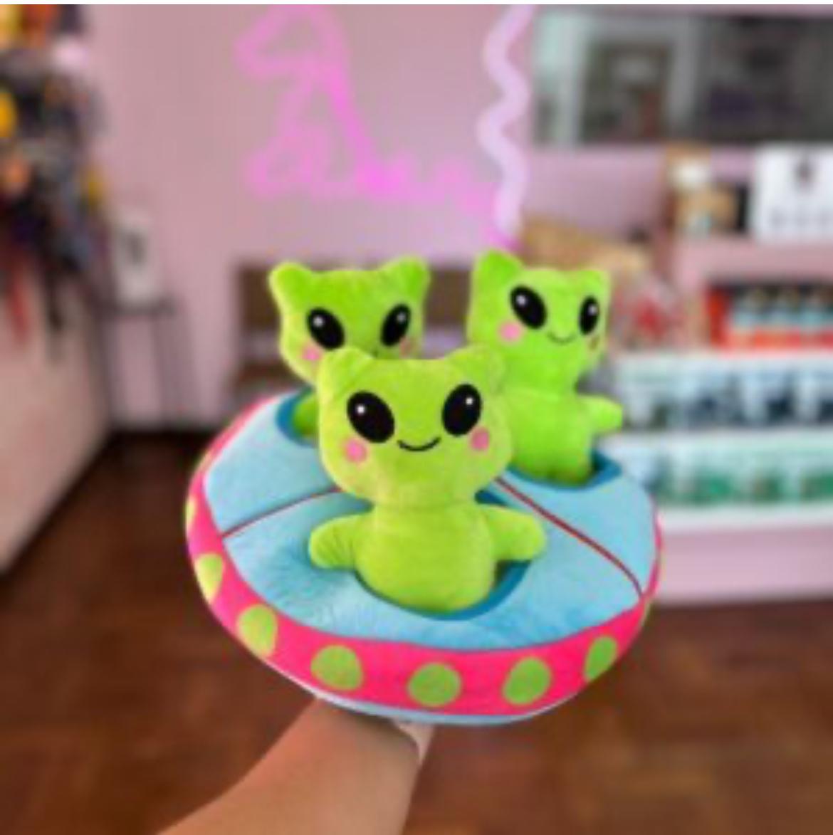 HugSmart Space Paws UFO Toy