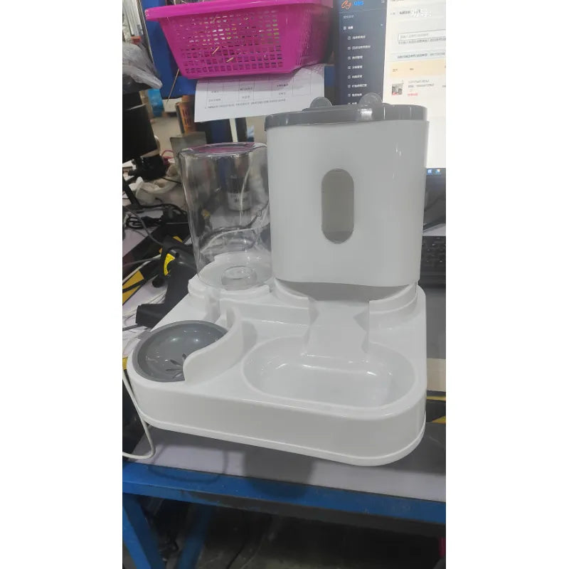Fresh Flow Feeder & Fountain